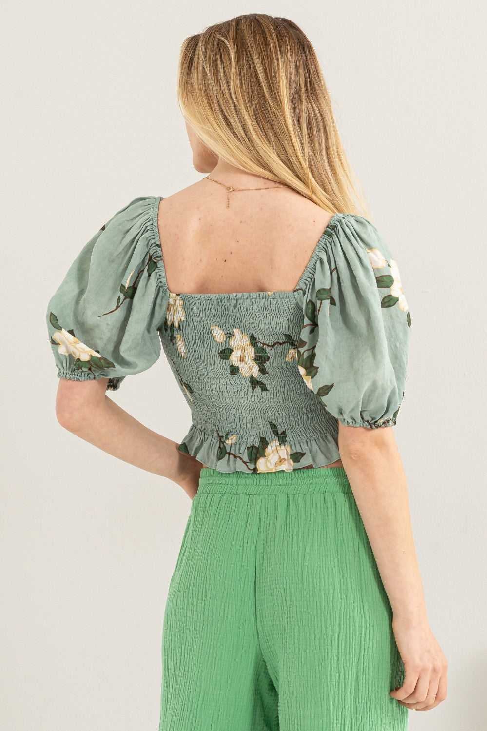 FLORAL PRINT TIE-FRONT CROP TOP